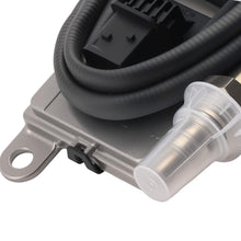 Laden Sie das Bild in den Galerie-Viewer, Neu 2x NOx-Sensor kompatibel für Mercedes-Benz Actros Atego Citan Euro6 A0101531528A0101531628