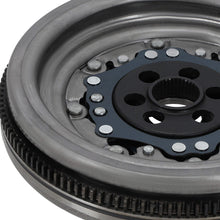Laden Sie das Bild in den Galerie-Viewer, Neu Schwungrad 6-Gang kompatibel für VW Golf V Jetta III 1.9L 2003-2010 03G105266CG DMF092