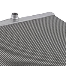 Laden Sie das Bild in den Galerie-Viewer, Aluminium Radiator kompatibel für BMW X5 3.0L 4.8L 07-10 17117585036 17117533471